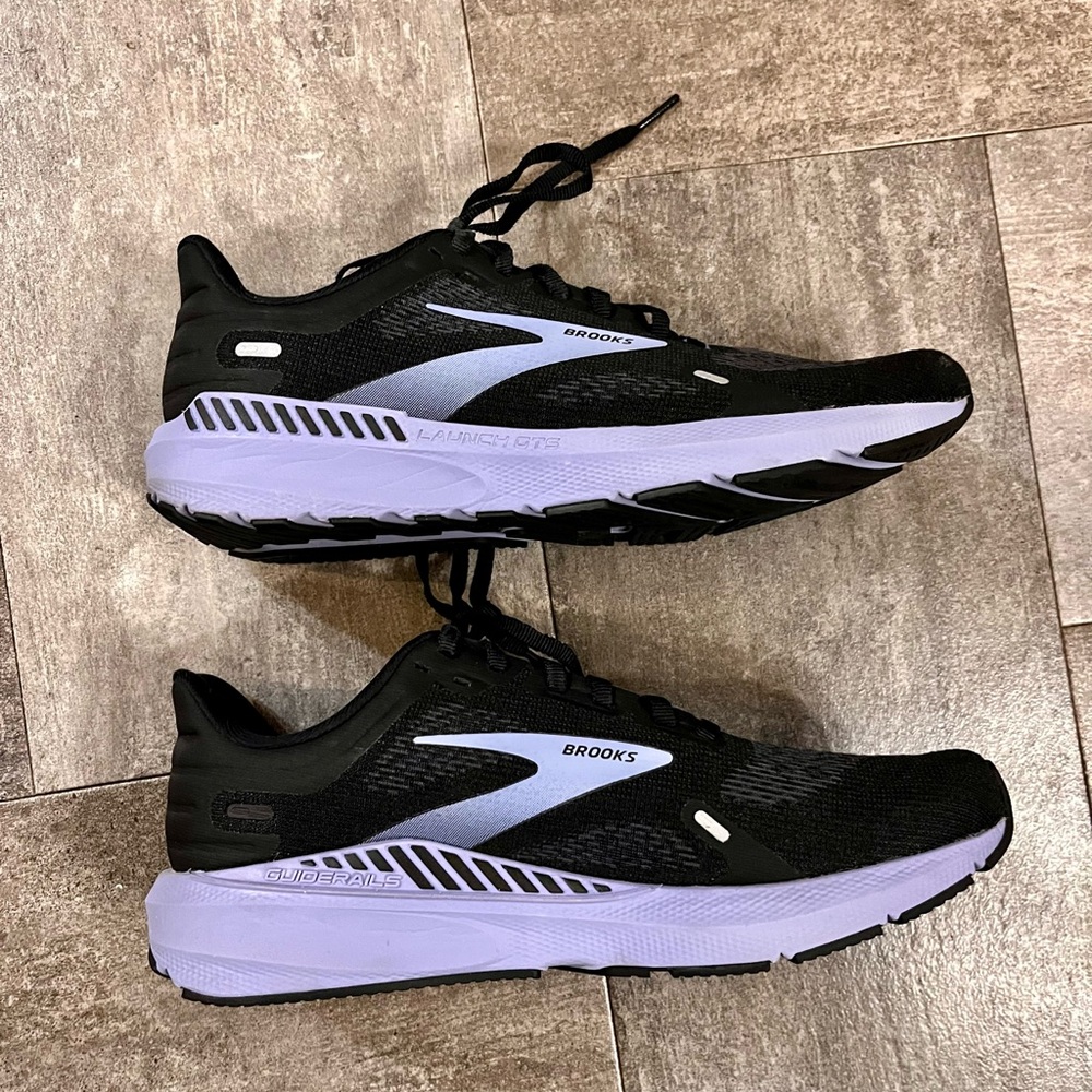 Brooks Launch GTS 9 Black/Ebony/Purple 1203741B060 Womens Size 9.5B (Medium)